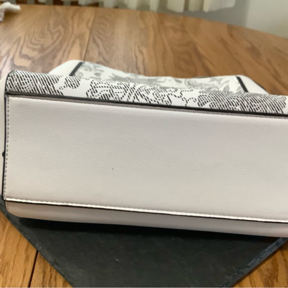 Cruise! Joanel Butterfly Hobo Bag White Black NWT - Picture 2 of 11